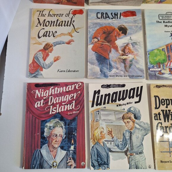 12 Vintage High Noon Books Lot Perspectives Set 1 Adventure & Mystery - Picture 2 of 14